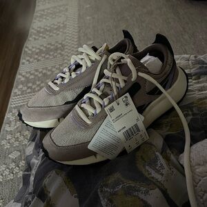 Reebok Kids Taupe & Lavender Lace-Up Sneakers